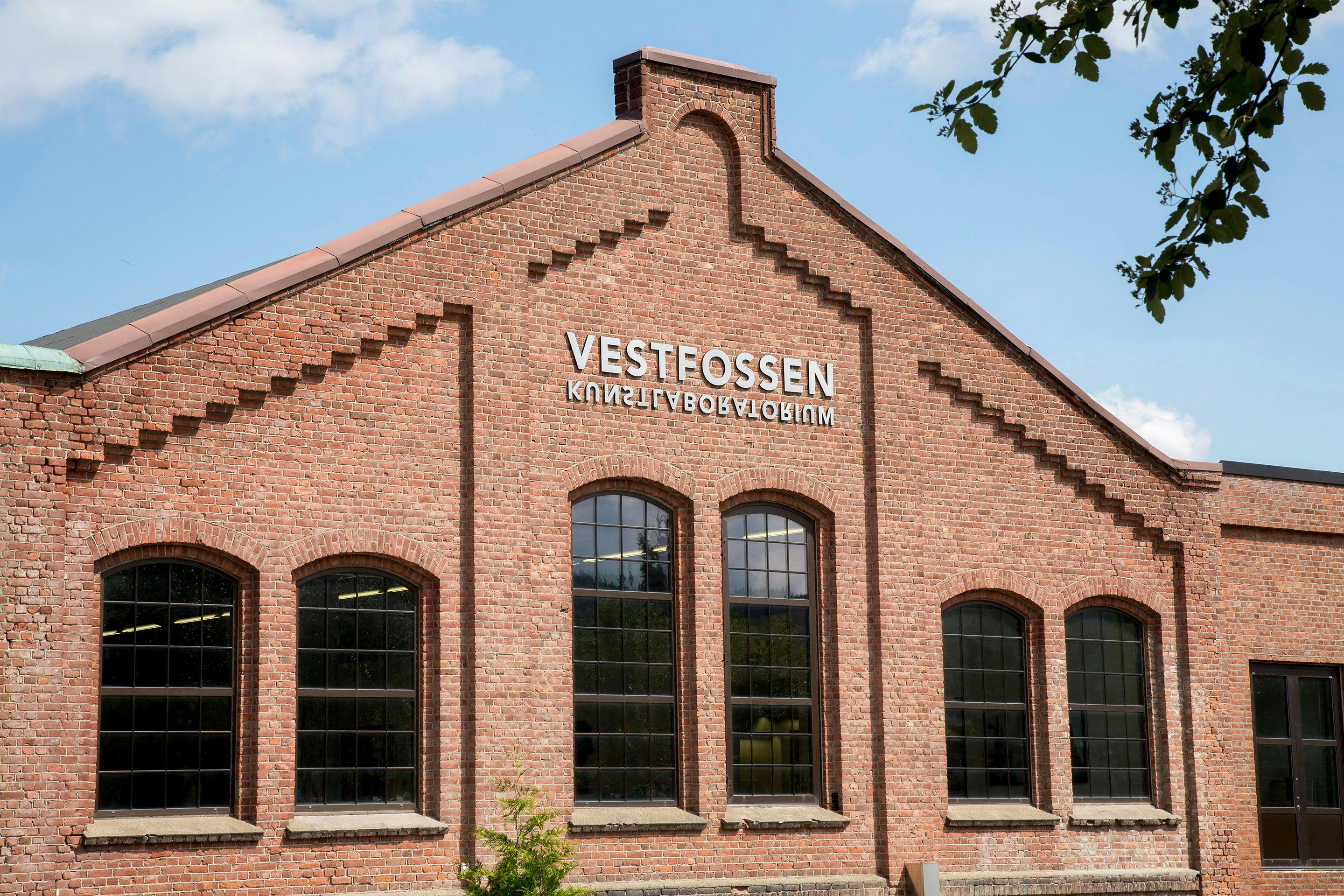The facade of the main building of Vestfossen Kunstlaboratorium.
